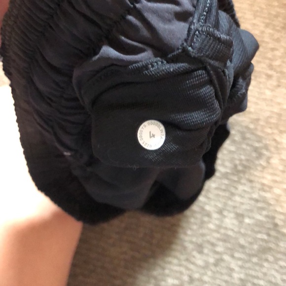 Too small - Picture 3 of 3